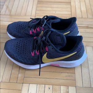 Nike Zoom Pegasus sneakers